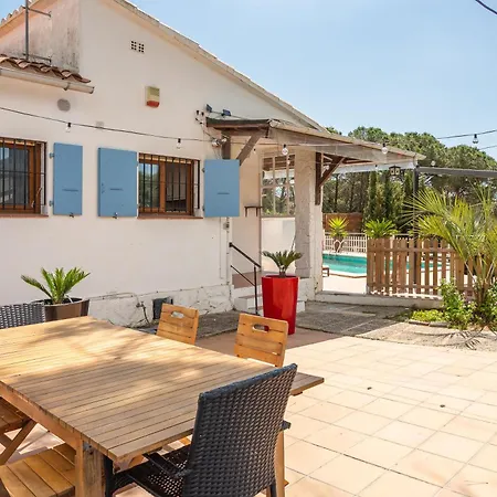 Casa Con Piscina En *