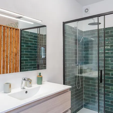 Casa Con Piscina En *